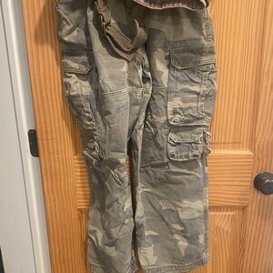 Men’s  cargo pants with belt .